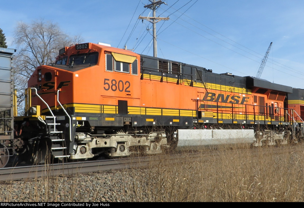 BNSF 5802